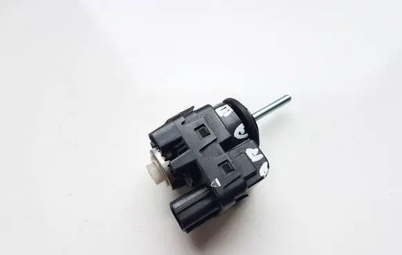 Nissan Navara D23 Headlight level adjustment motor 