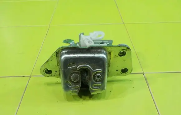 Jeep Patriot Tailgate exterior lock XP173
