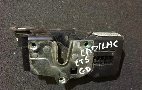 Cadillac CTS Rear door lock 352021b