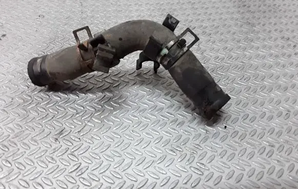 Toyota Avensis T220 Engine coolant pipe/hose