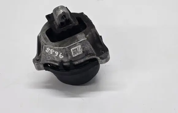 Engine mount bracket