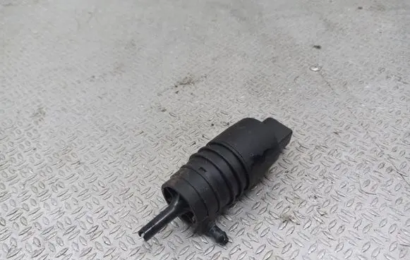 BMW 3 E46 Windscreen/windshield washer pump