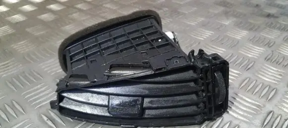 Hyundai i20 (PB PBT) Dash center air vent grill 974201j600 u10c353100a