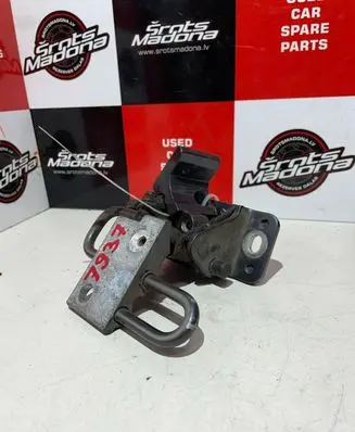Audi A3 S3 8P Rear door lower hinge 8P4833411A