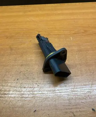 BMW 5 E39 Mass air flow meter 722684090