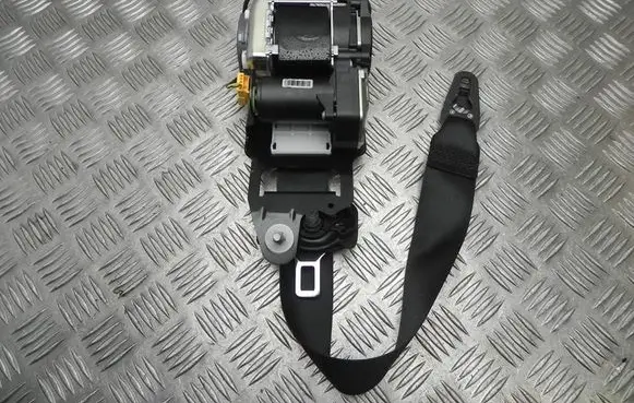 Mercedes-Benz C W205 Front seatbelt A2058606400