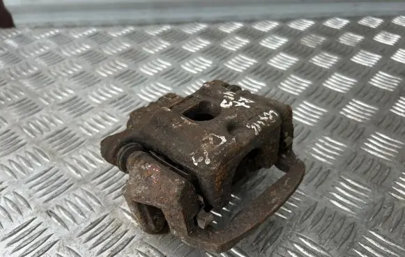 Lexus RX 330 - 350 - 400H Rear brake caliper
