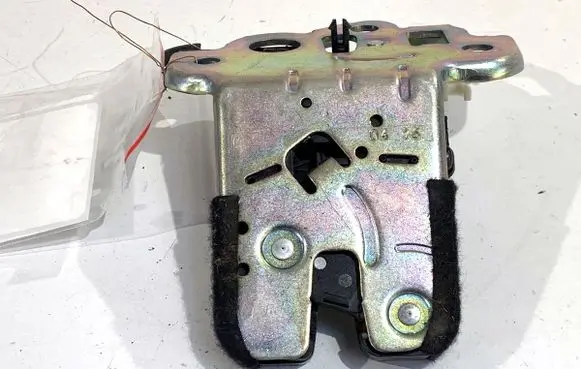 Audi A3 S3 8V Tailgate exterior lock 4H0827505A