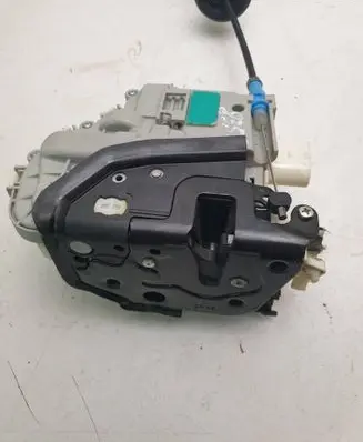 Audi A3 S3 8V Front door lock 8X1837015C 10741103