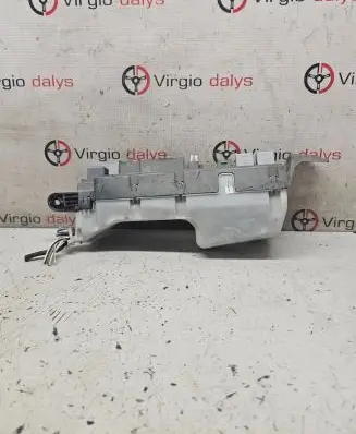 Toyota Avensis T250 Fuse module