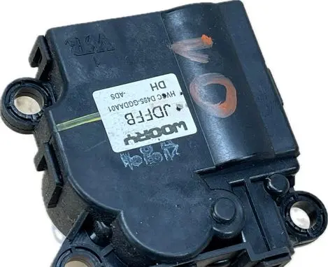 Hyundai Genesis Coolant heater control valve D495GGDAA01