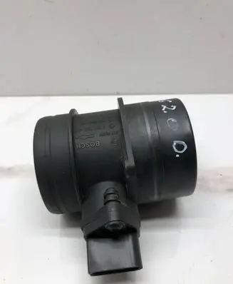 Volkswagen PASSAT B6 Mass air flow meter 074906461B 0281002461
