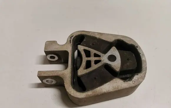 Ford Fusion II Engine mount bracket DP536P082