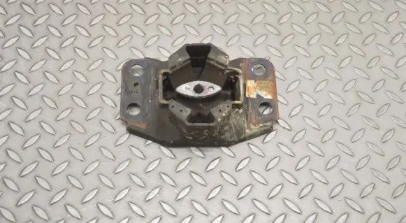 Ford Mondeo MK V Engine mount bracket