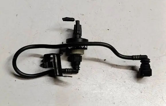 Renault Captur Vacuum valve 554C23648RS5 554C23648R 8200584324