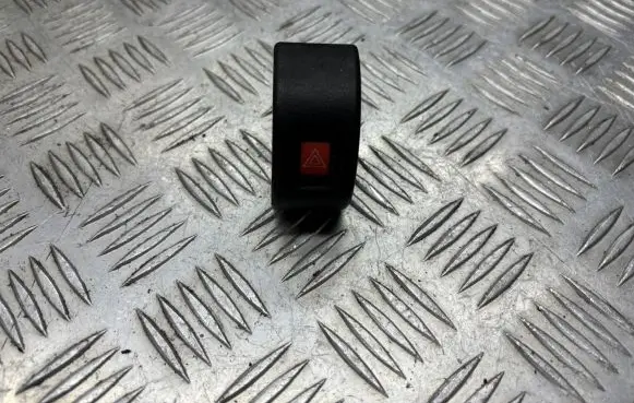 Volkswagen Golf IV Hazard light switch 09138059 09131728