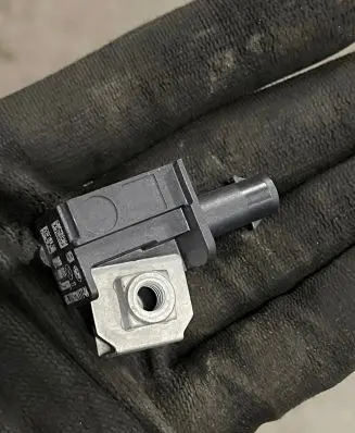 BMW X3 F25 Airbag deployment crash/impact sensor 9224177 110816 01996