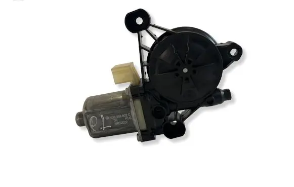 Audi Q3 F3 Front door window regulator motor 5Q0959802C