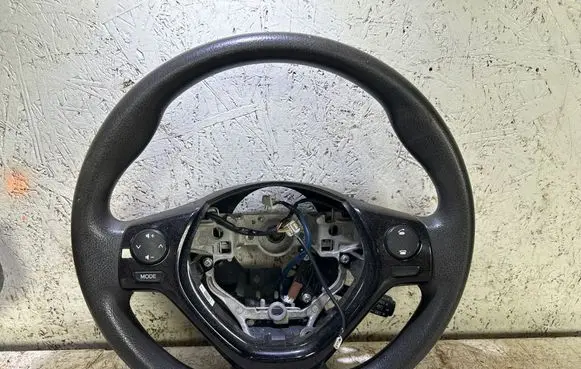 Peugeot 108 Steering wheel 451000H050 UY6109K292597