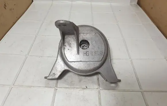 Opel Zafira A Engine mount bracket 24427298