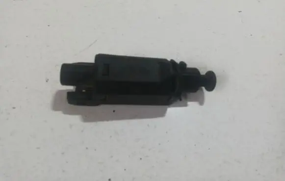 Volkswagen PASSAT B3 Brake pedal sensor switch 191945515