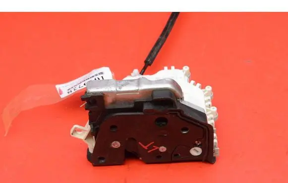 Audi A4 S4 B8 8K Rear door lock 8K0839015E