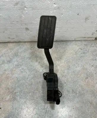 Subaru Outback (BS) Accelerator throttle pedal 36010AL070 05U26B00022 1988001120