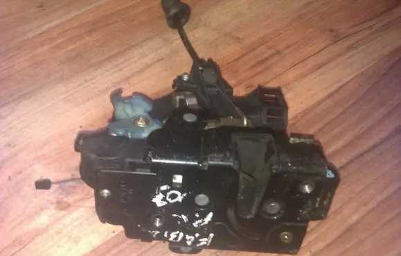 Skoda Fabia Mk1 (6Y) Front door lock
