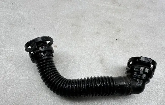 Audi A3 S3 8V Breather hose/pipe 04L103493F
