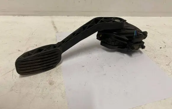 Volvo S60 Accelerator throttle pedal 30636006 6PV00853703