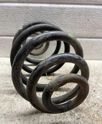 Volkswagen PASSAT B5 Rear coil spring
