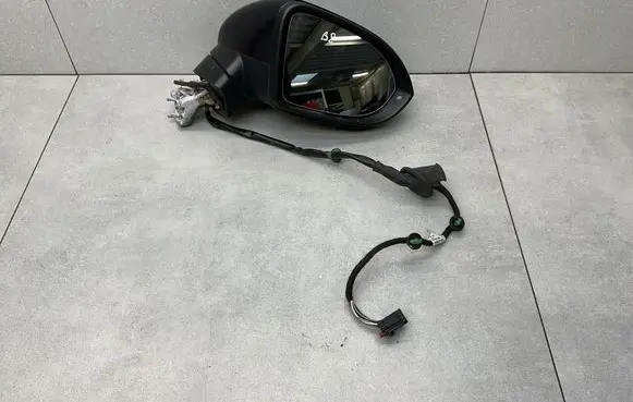 Volkswagen PASSAT B8 Front door electric wing mirror 