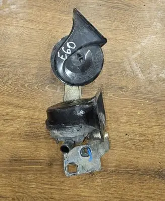 BMW 5 E60 E61 Horn signal 0092018