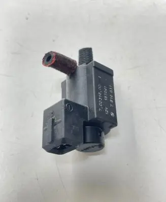 BMW 4 F36 Gran coupe Turbo solenoid valve 70231800 7810831 15T041