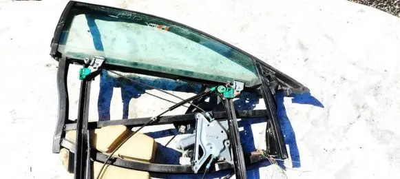 Audi A4 S4 B5 8D Front door window/glass frame 
