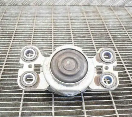 Land Rover Range Rover Evoque L538 Engine mount bracket EJ327M121AD