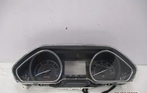 Peugeot 2008 I Speedometer (instrument cluster) 9822915880