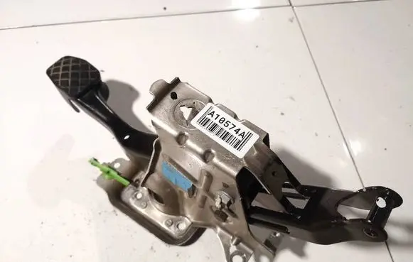 Volkswagen Jetta V Brake pedal 1k1721057