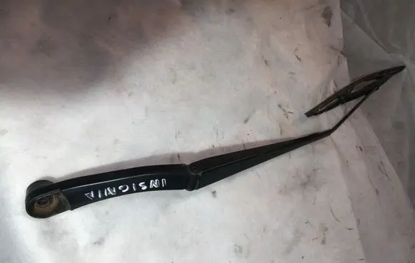 Opel Insignia A Front wiper blade arm 13227400