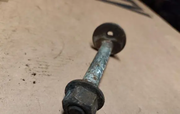 Jeep Cherokee III KJ Front suspension camber bolt 