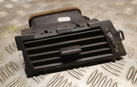 BMW 5 E60 E61 Dashboard air vent grill cover trim 6910731