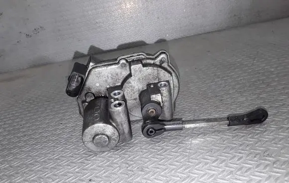 Audi A8 S8 D3 4E Intake manifold valve actuator/motor 96551487