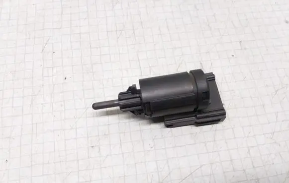 Audi A4 S4 B6 8E 8H Brake pedal sensor switch 3B0945511A 19322007