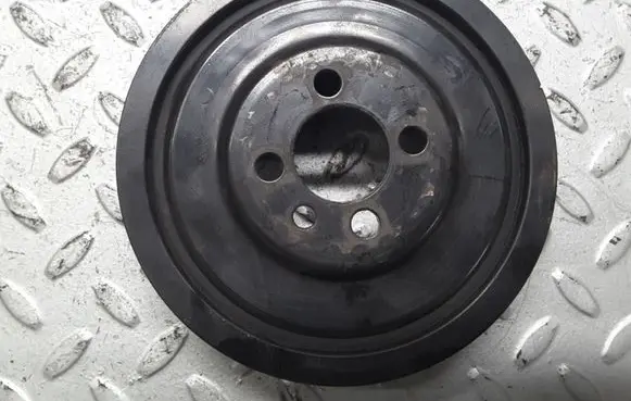 Skoda Fabia Mk1 (6Y) Crankshaft pulley 03G105243