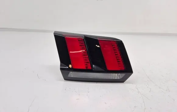 Tailgate rear/tail lights
