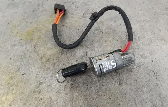 Renault Clio II Ignition lock 