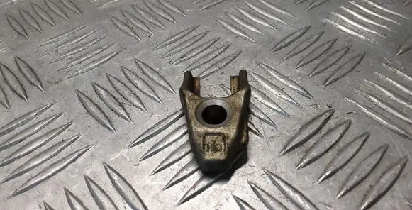 Nissan Qashqai Fuel Injector clamp holder 
