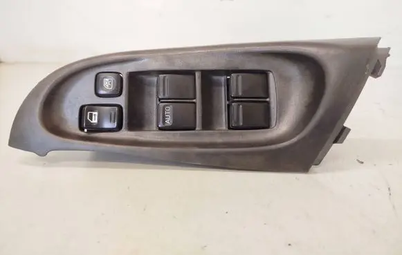 Nissan Almera N16 Electric window control switch 80961