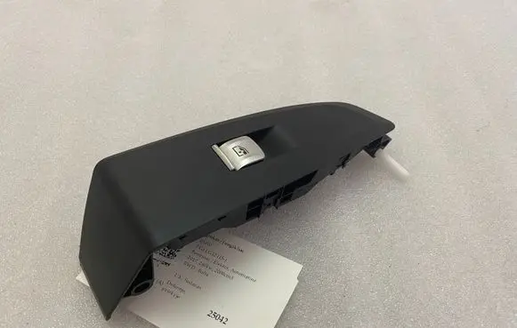 BMW 7 G11 G12 Electric window control switch 7398830 9299457