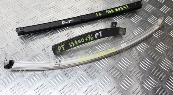 Lexus LS 400 Rear door windshield rail 